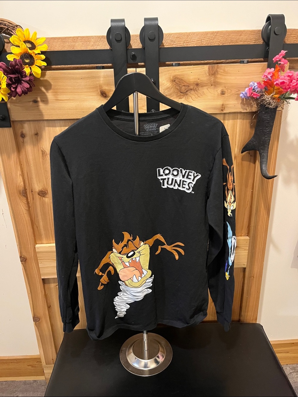 Warner Bros. Black Looney Tunes Taz Long Sleeve Tee with Sleeve Art